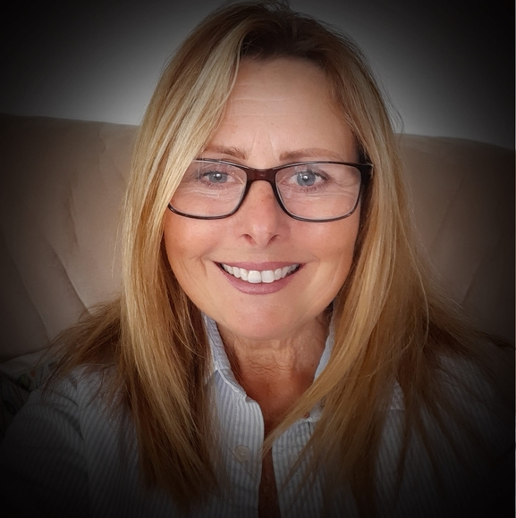 Meet your Posher, Sue - Picture 1 of 1